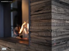 wandverkleidung_holz_sage_mooreiche_wonderwall_studios_holzwand_holzpaneele_wandpaneele_wand_wohn-room